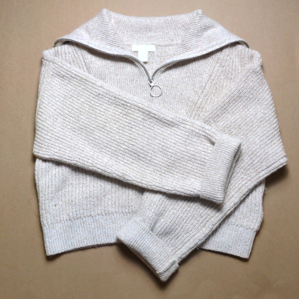 Oversized cropped sweater